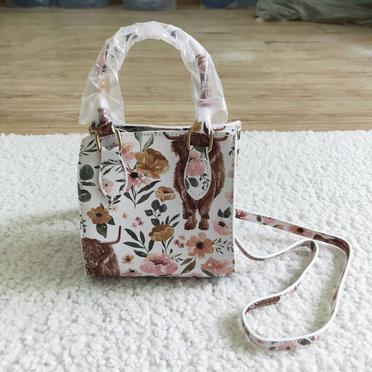 BA0012 Highland Cow Floral Bag