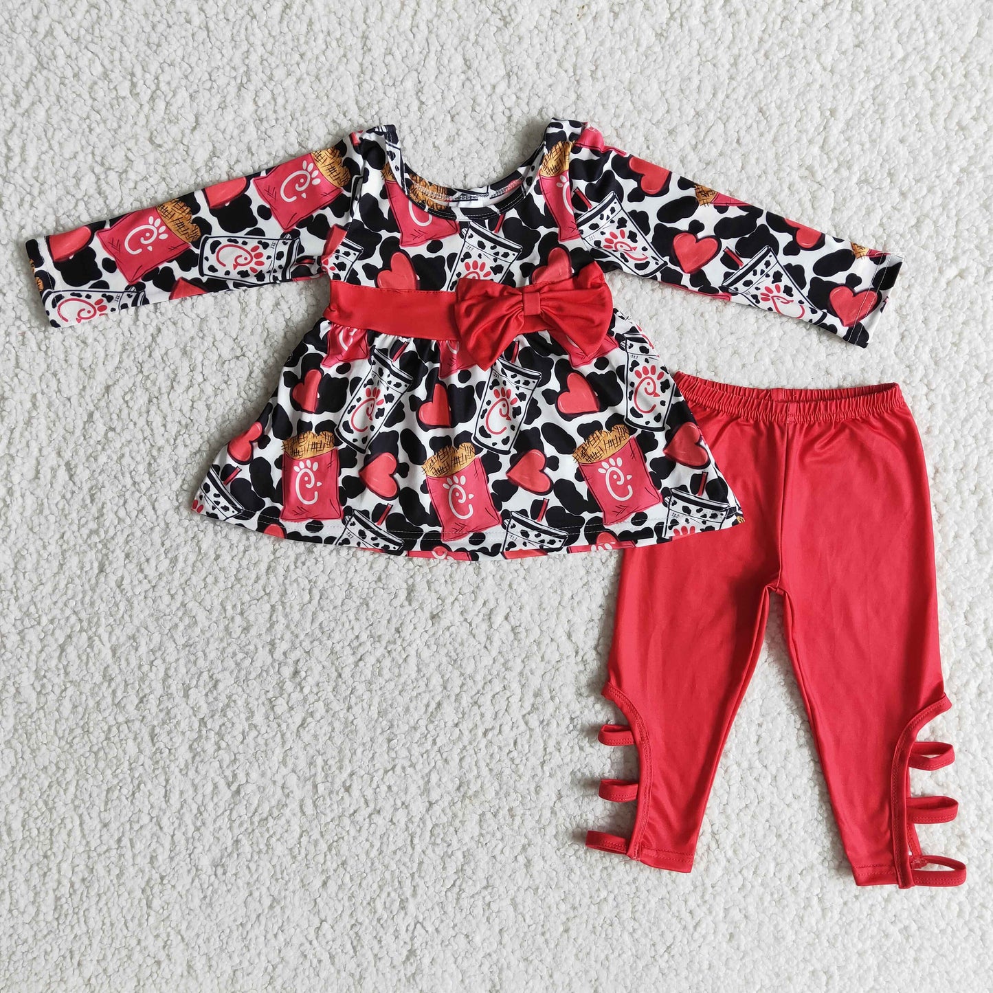 6 A25-30  Baby Girls Cow Outfit